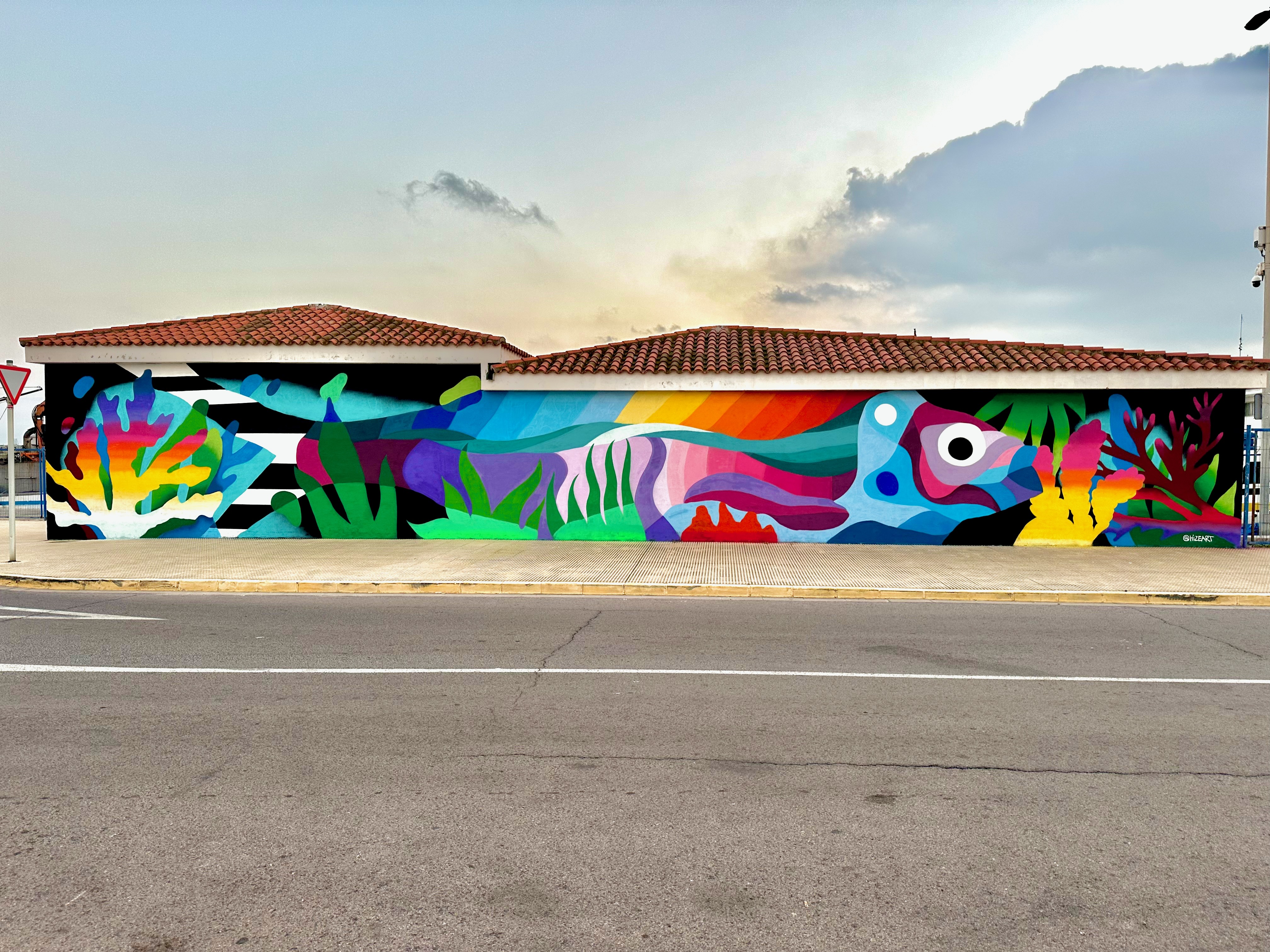 Hize abstract graffiti mural in a contemporary space
