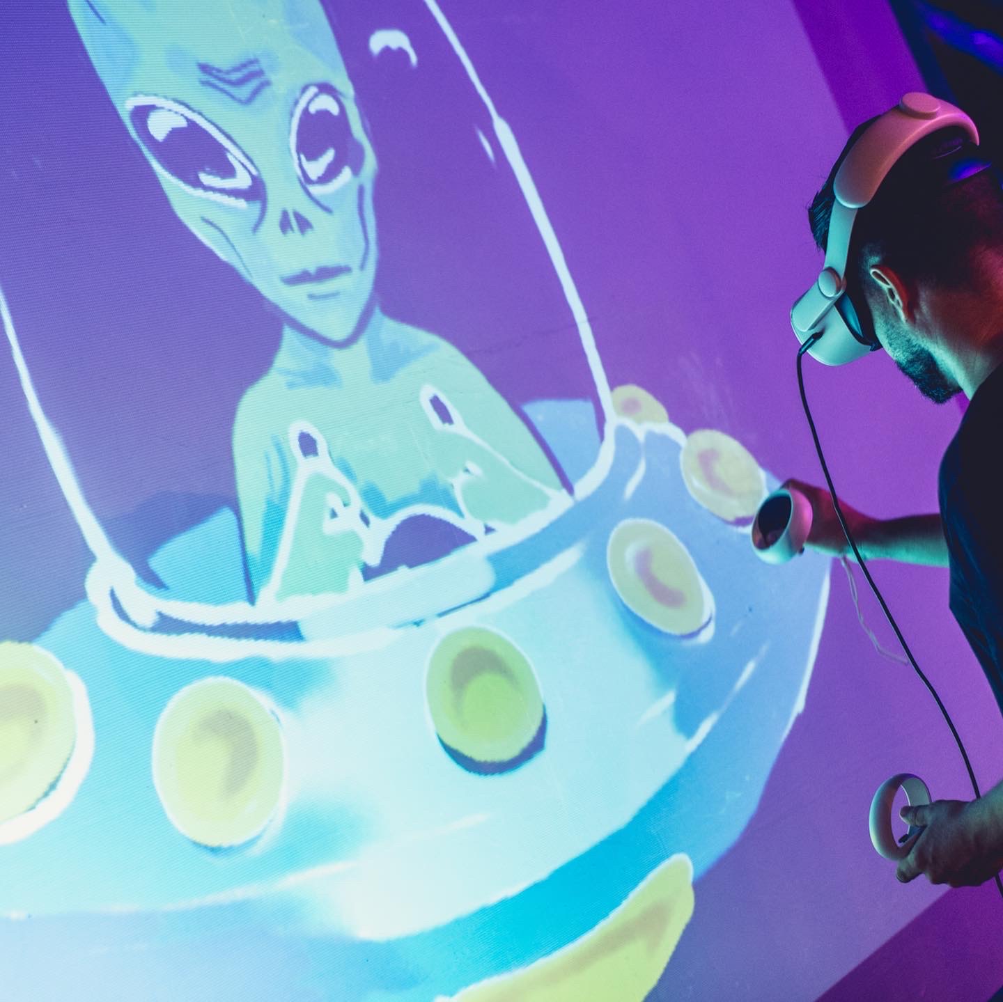 Hize immersive VR graffiti visual performance